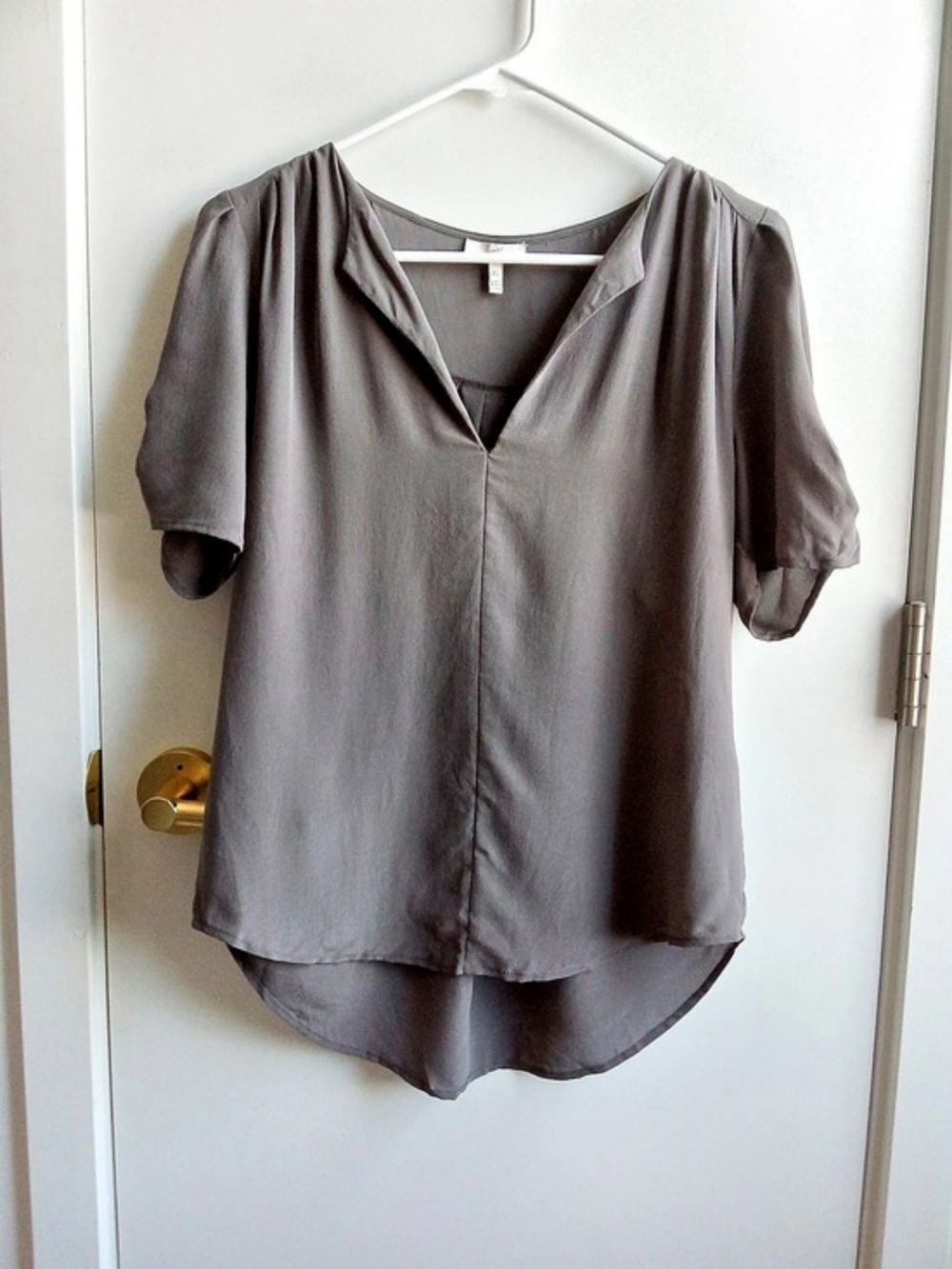 Joie 100% Silk Blouse in Gray Size XS